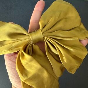 Big size hair bow, Chartreuse color Satin Hair Bow, new